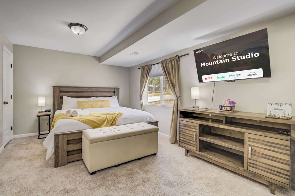 Welcome to Mountain Studio – a cozy retreat in Cascade, CO, featuring a spacious bedroom, Smart TV, and modern comforts for a relaxing mountain escape.





