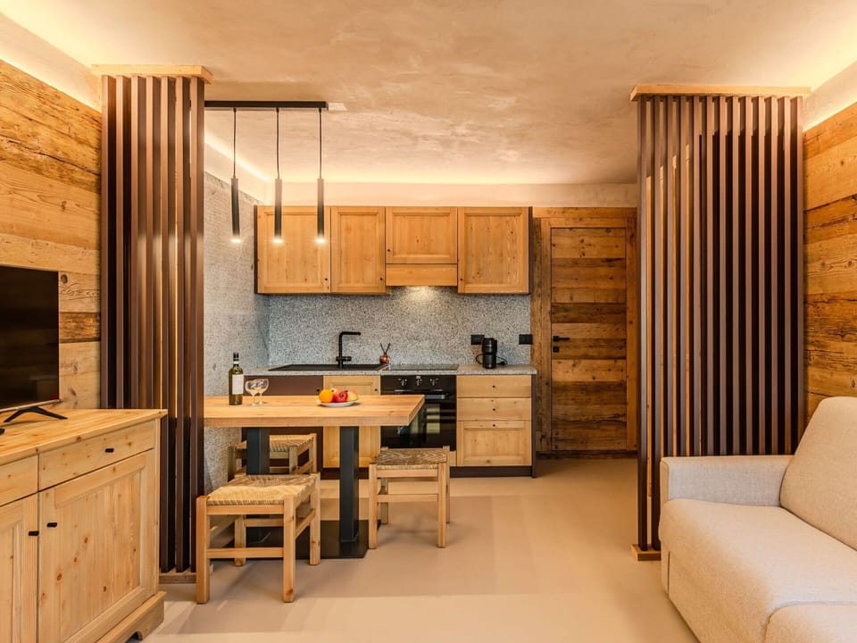 Wood, Interior Design, Furniture, Flooring, Ceiling, Floor, Room, Apartment, Wood Stain, Hardwood