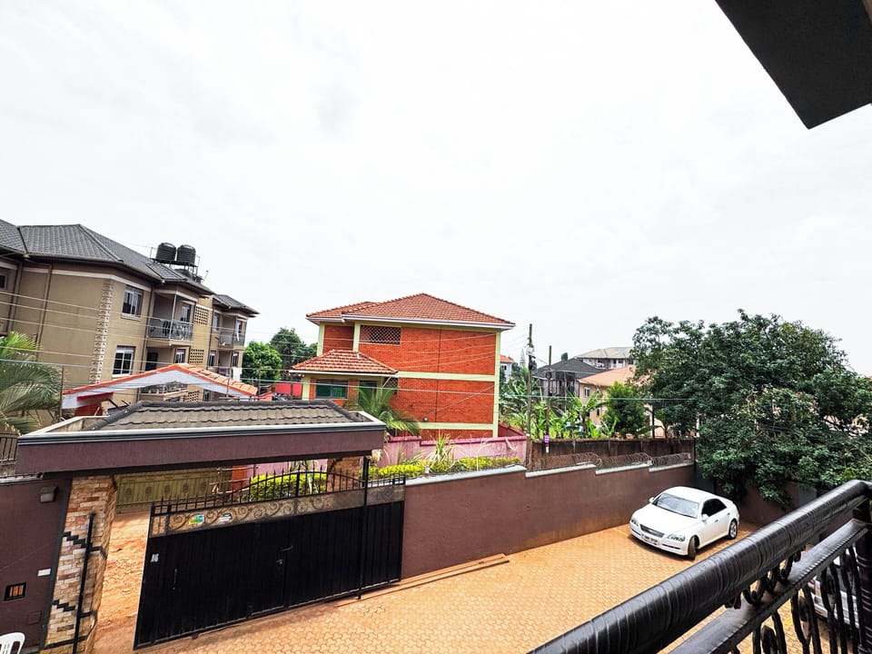 Beautiful neighborhood views and ample parking space