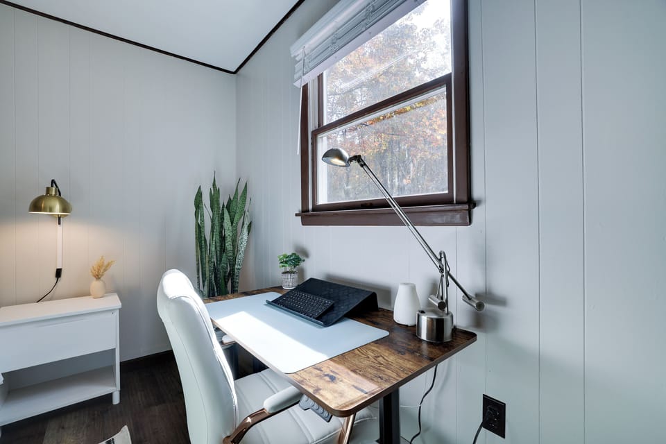 [Workspace] Standing desk, Bluetooth keyboard and surge protector outlets
