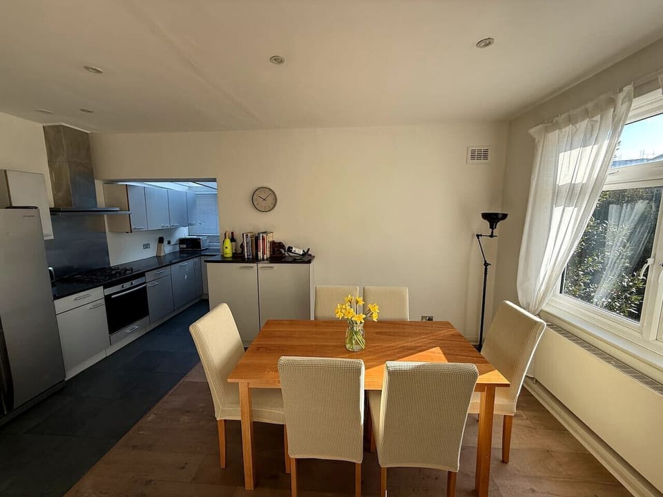 Open-plan kitchen and dining area