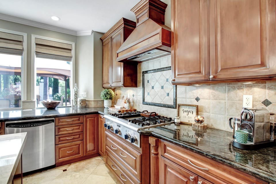 Full Kitchen