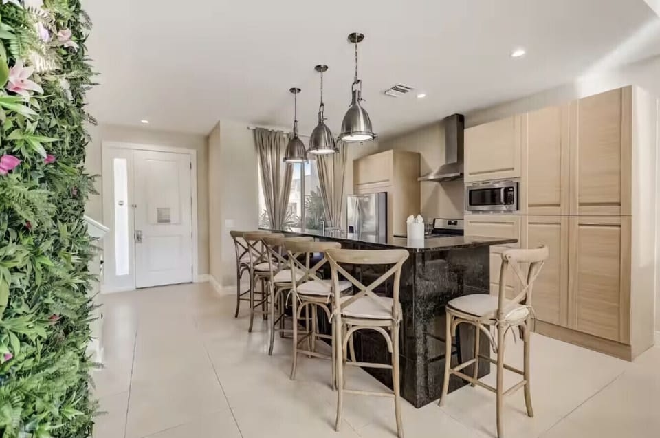 Kitchen Bar