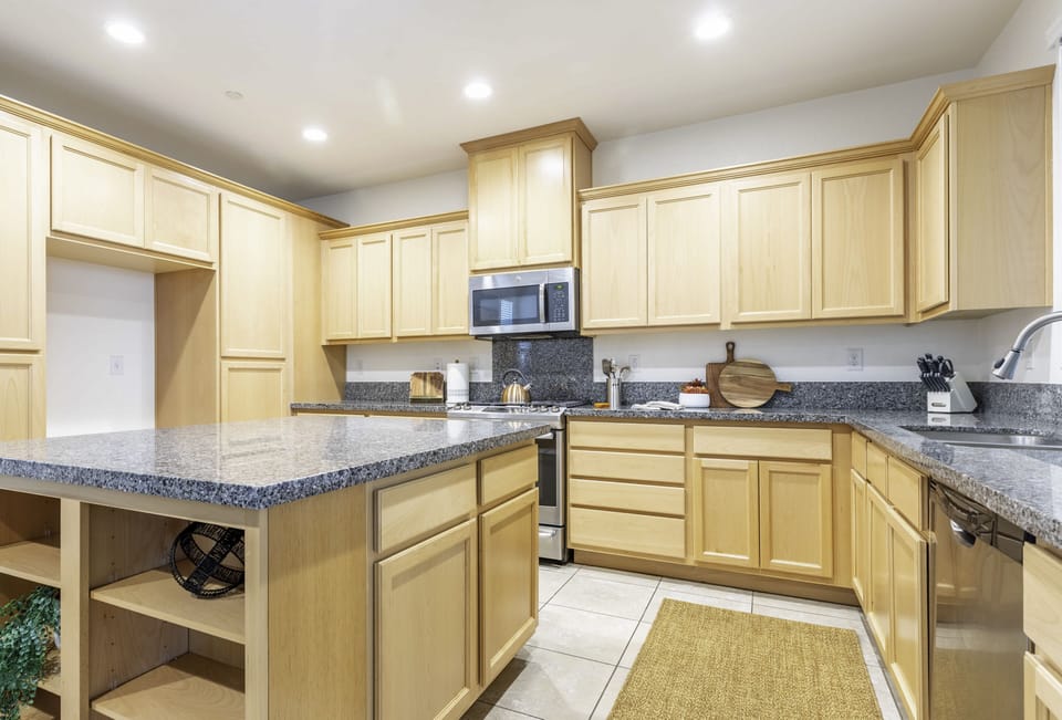 a lot of cabinet space - center island