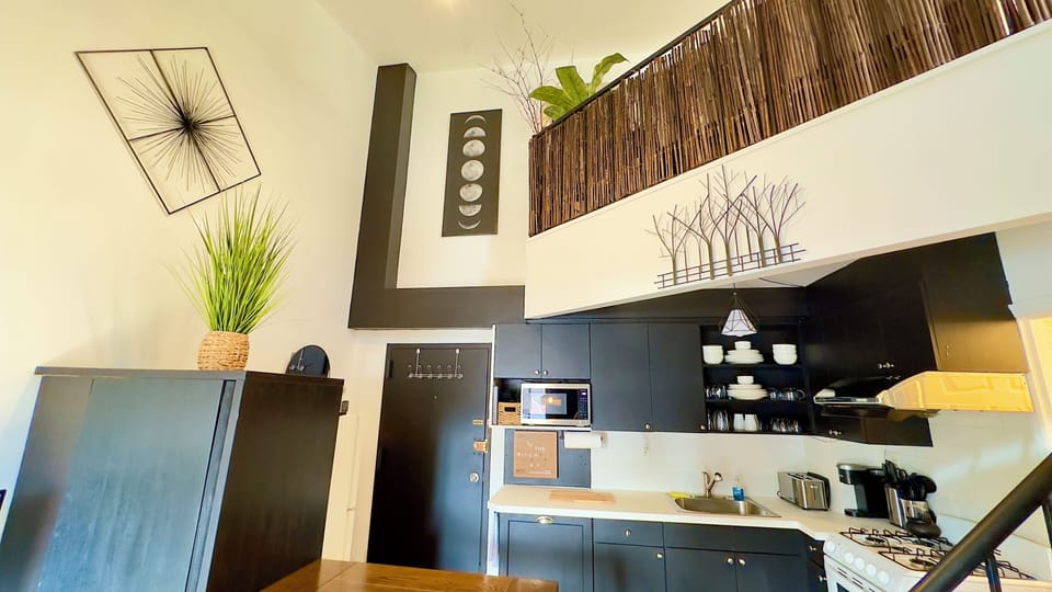 Entry/Kitchen