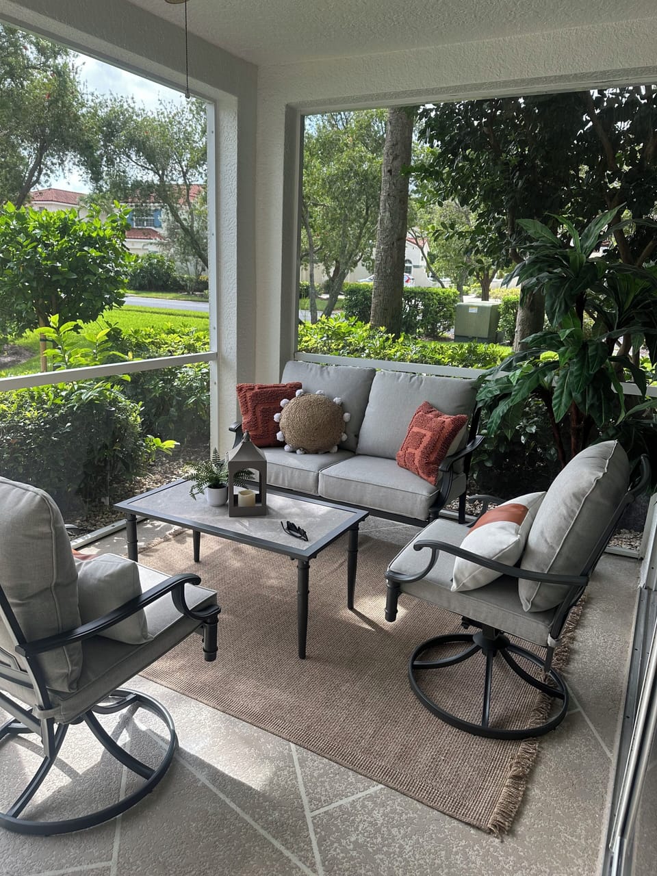 Lanai with Water View/Fountain
