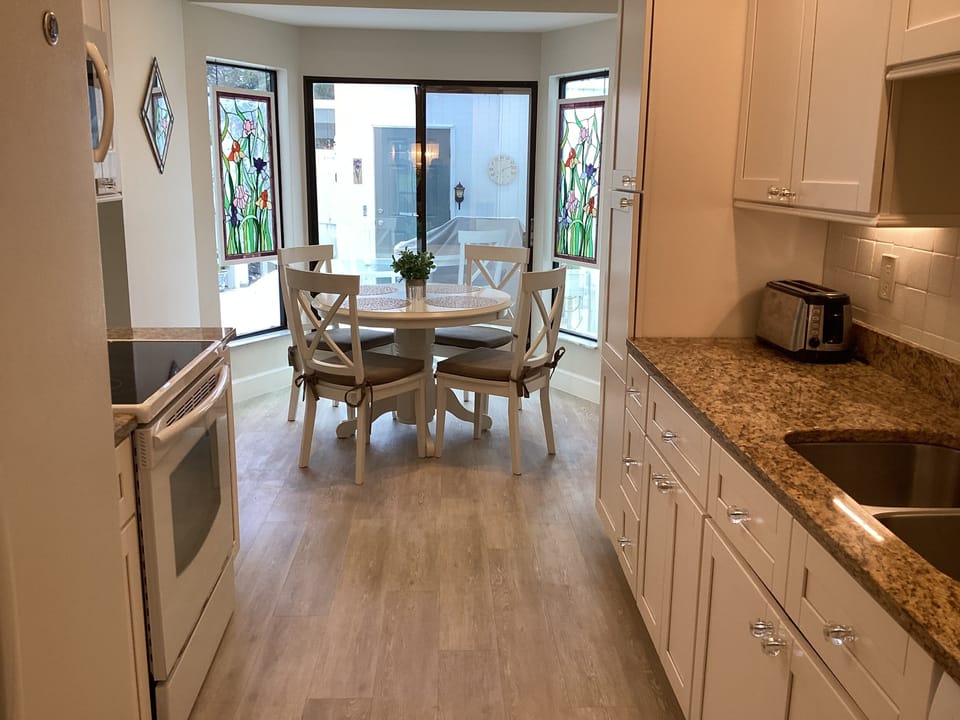 Breakfast nook