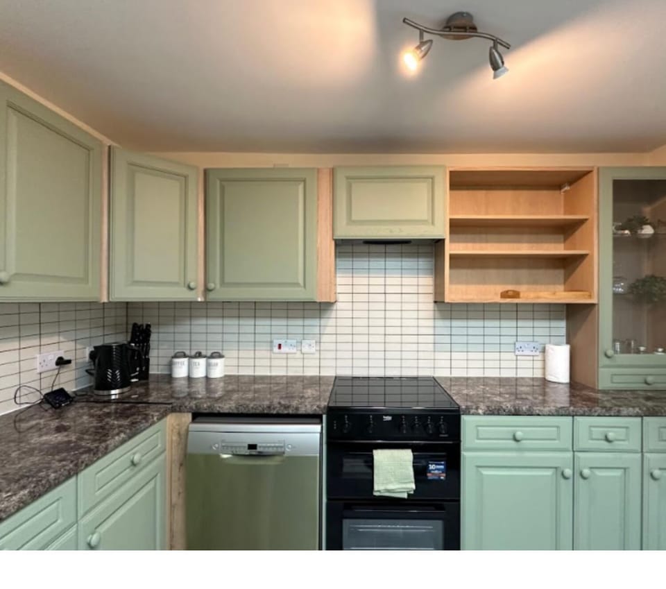 Large, fully-equipped kitchen