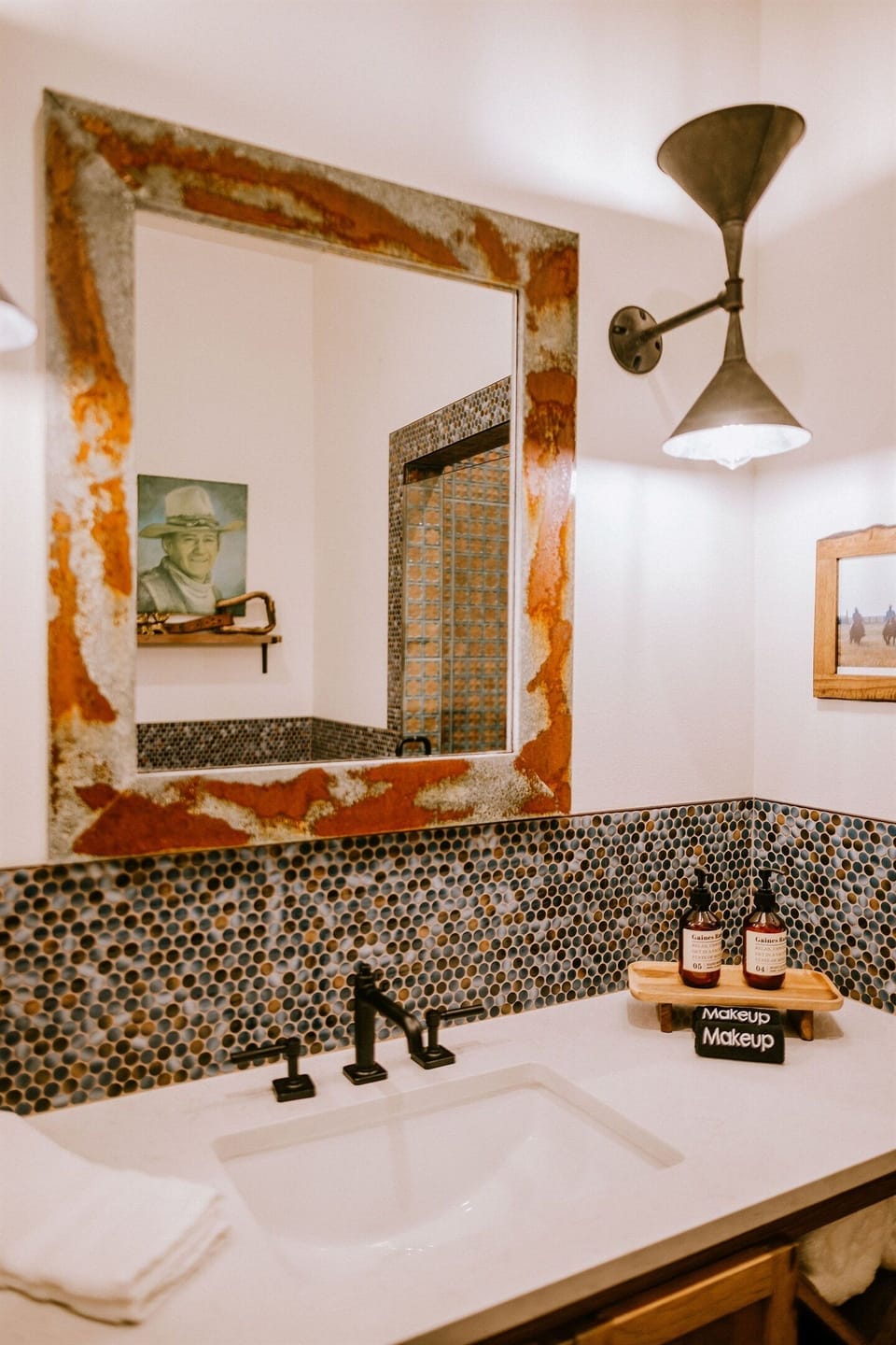 Cutter's Corner Bathroom