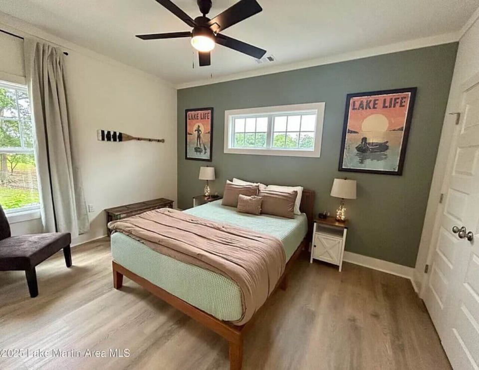 Bedroom 3 with Queen bed