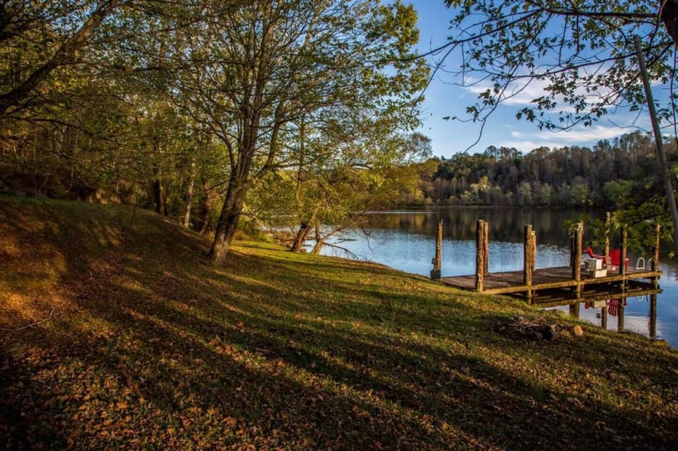 Private Lot on Lake 5 Minute Drive Away