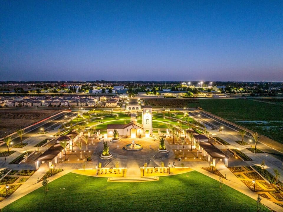 Explore Village Green Park at Loma Vista! Just minutes away, this tranquil park offers beautiful walking trails, open green spaces, and a perfect spot for picnics or a leisurely afternoon stroll. A peaceful escape right in the heart of Clovis!