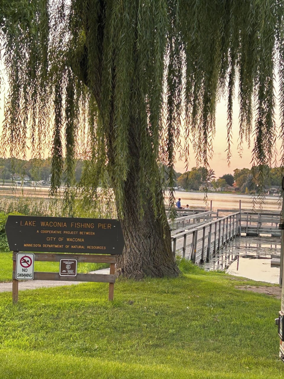 6 block walk to the Lake Front Park with Fishing pier and Tennis Courts