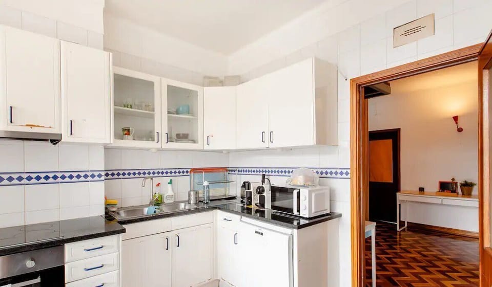 Fully Equipped Kitchen (shared)