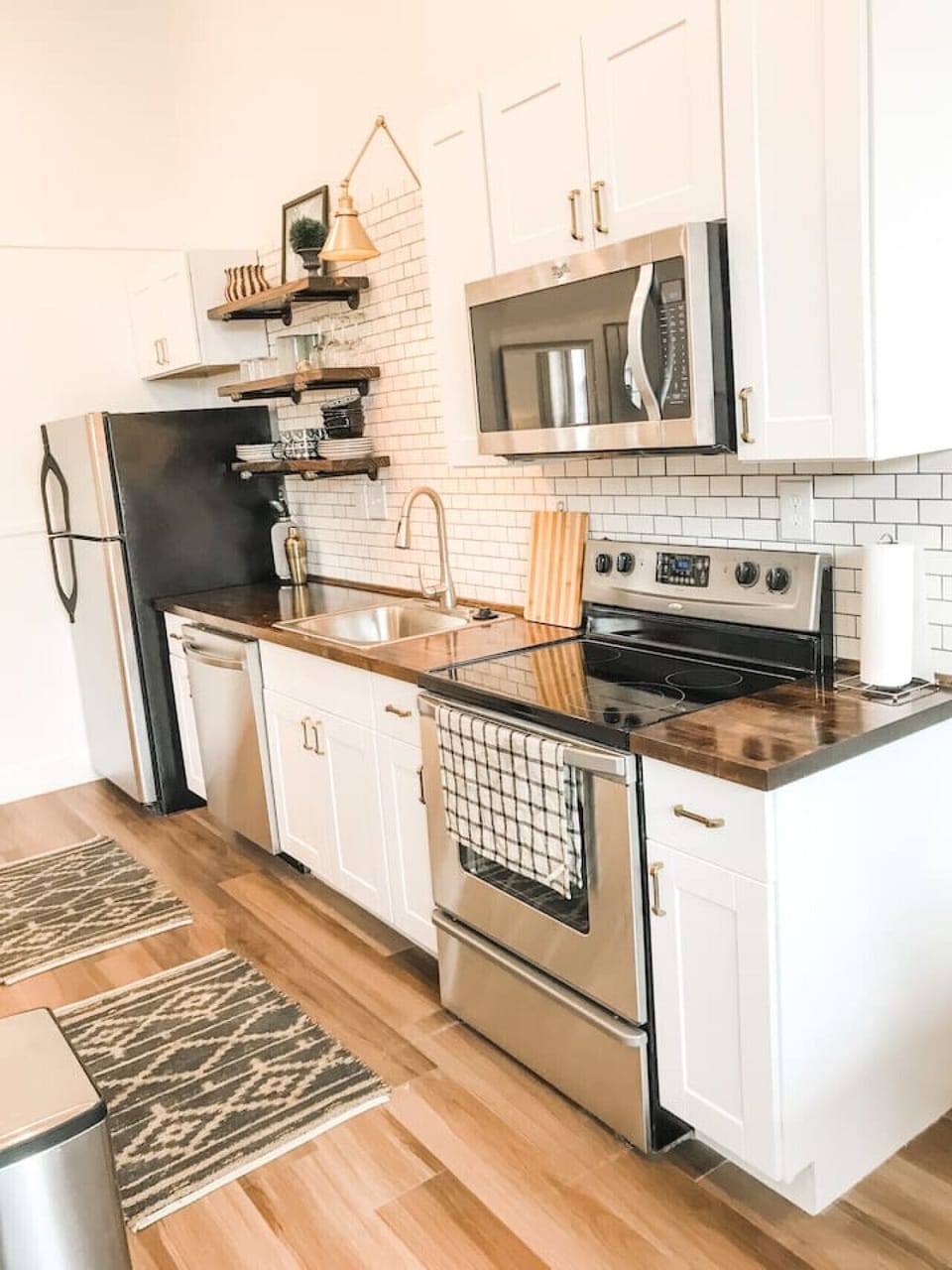 A gorgeous stay on 30A! Bonnie & David have created a super comfortable and beautifully designed space with gorgeous touches that are as lux as functional. The bed is the best I’ve slept in at an Airbnb and the shower is a special indulgence.-Hannah