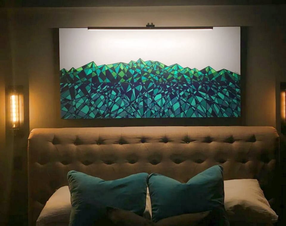 One off art piece sets the tone for this lovely unit.. 