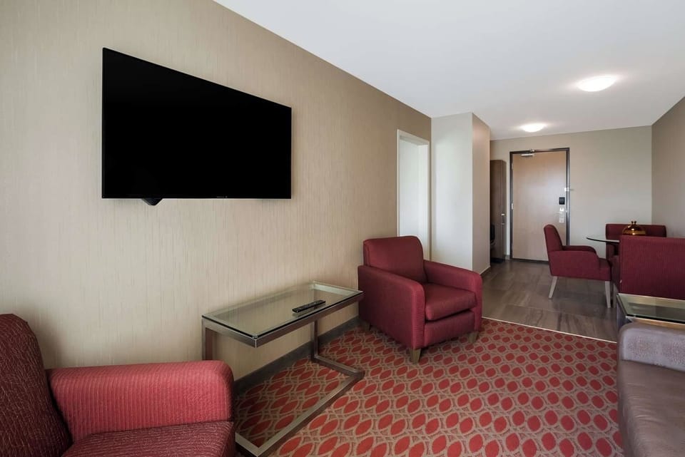 Enjoy extra space and easy flow from bed to seating.