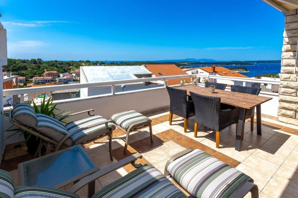 Autumn, Balcony / Terrace / Patio, Spring, Summer