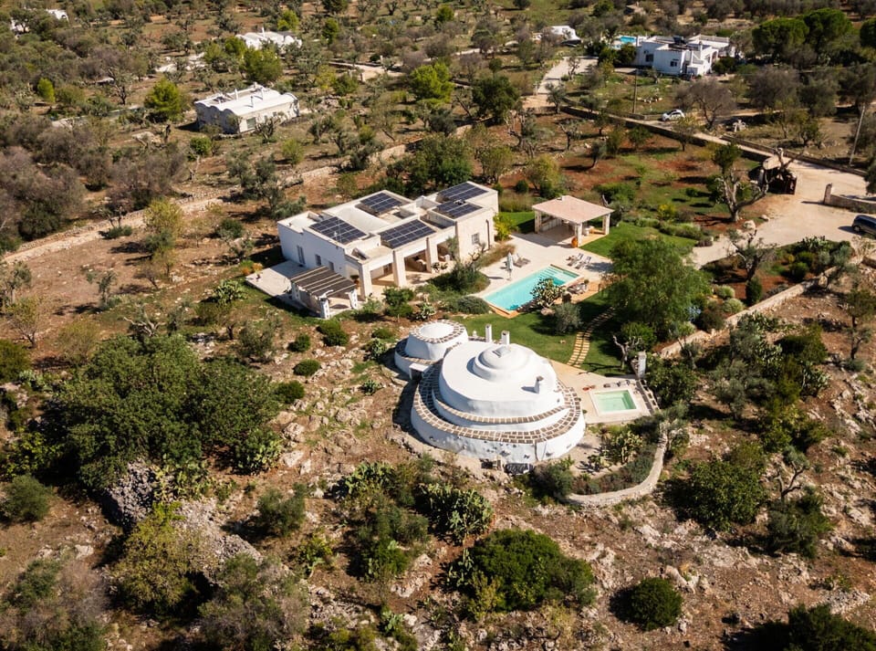 Amenities, Building Exterior, Garden, Kitchen, Main Entrance, Outdoor, Spring, Summer