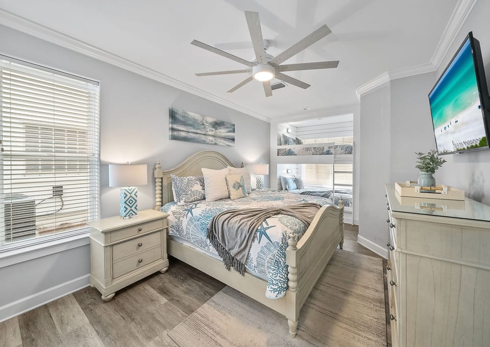 2nd Bedroom w/ Bunks
