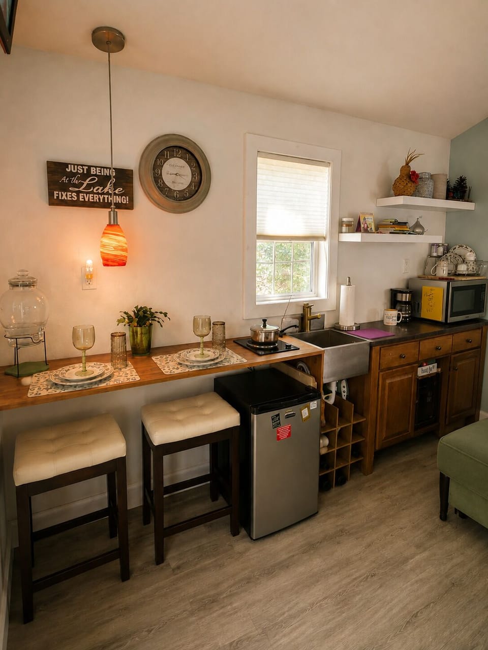 Everything you need for a simple breakfast, a cozy dinner, or a quiet cup of cof