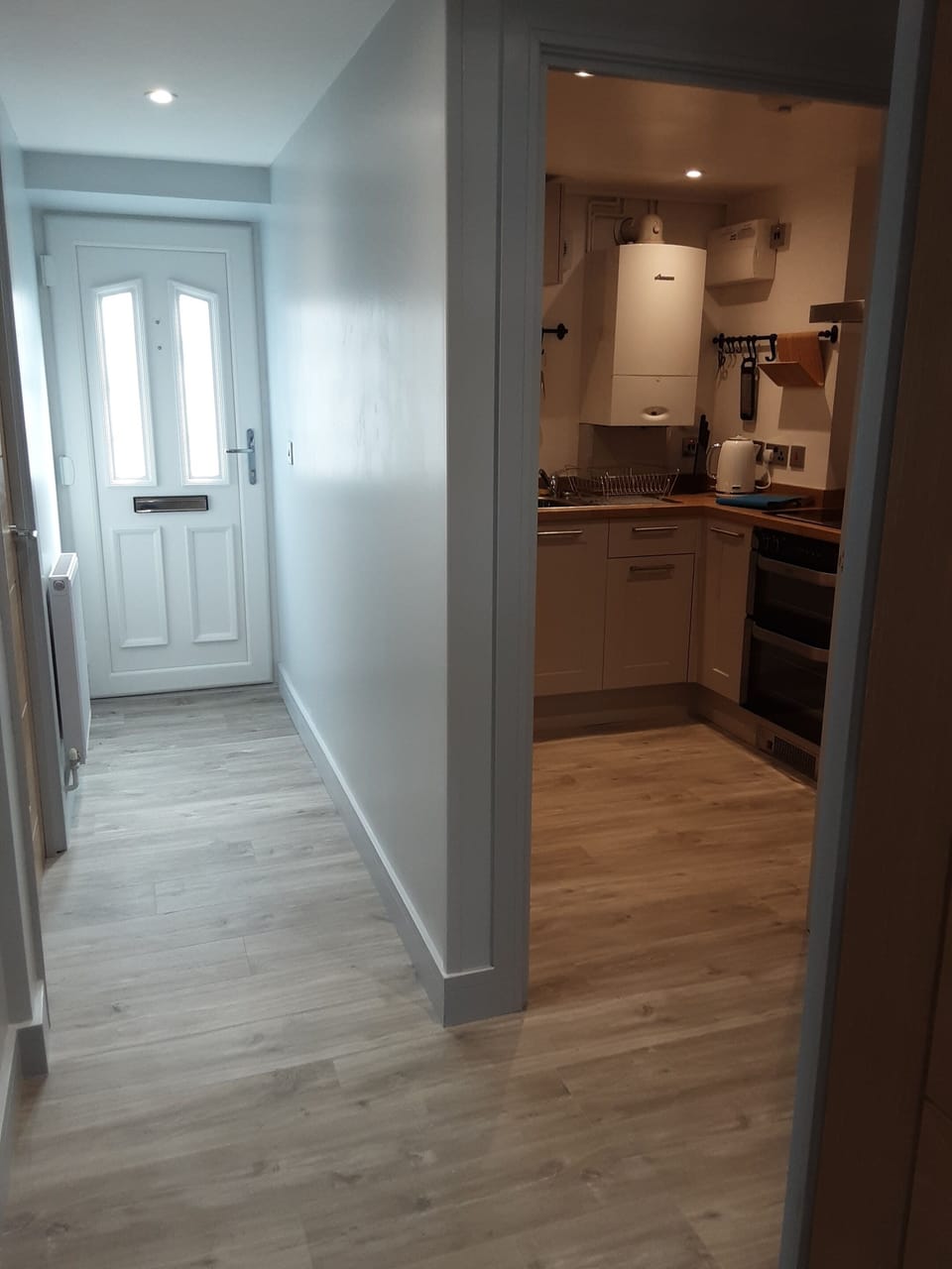 ENTRANCE DOOR HALL