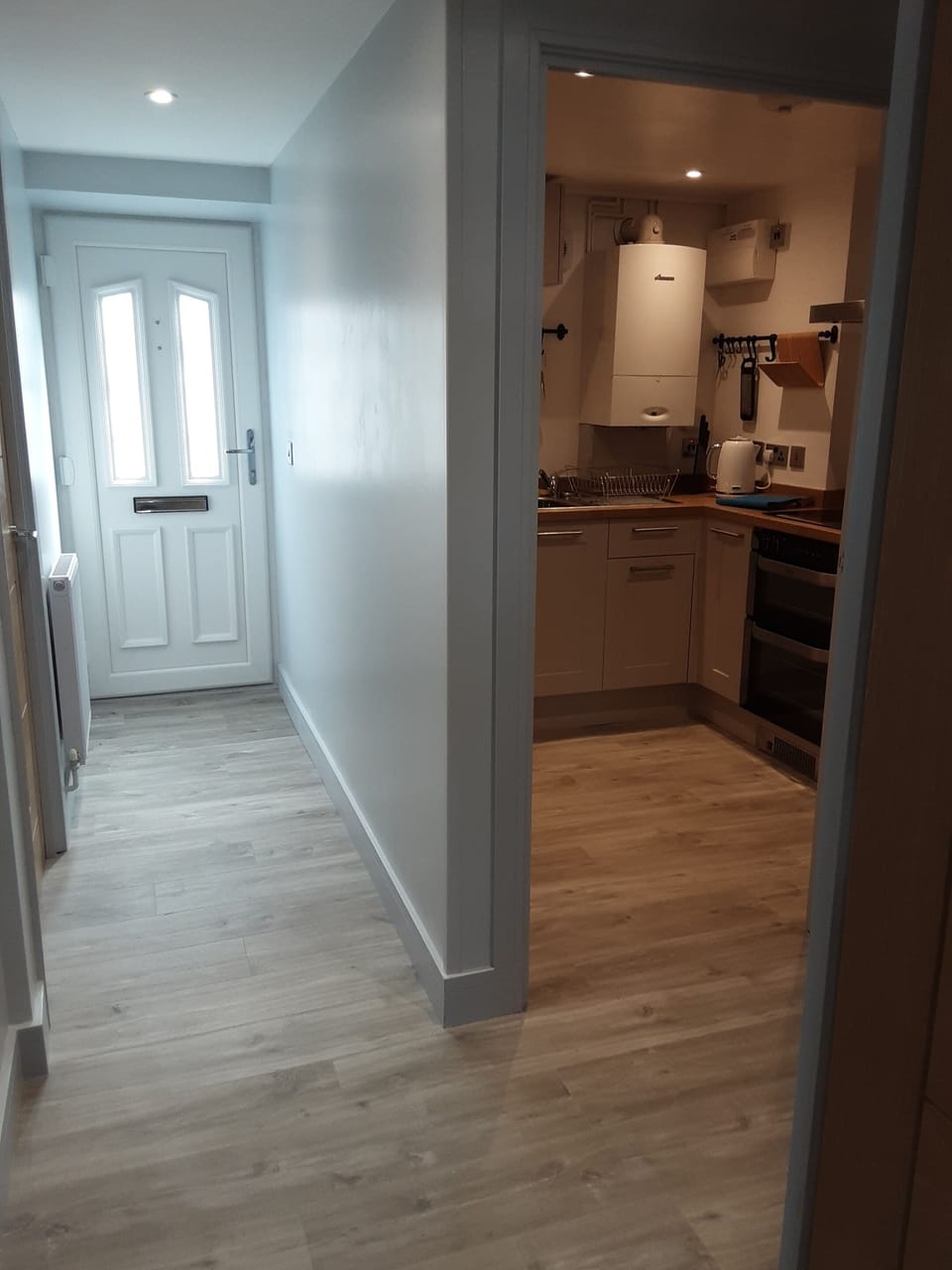 ENTRANCE DOOR HALL