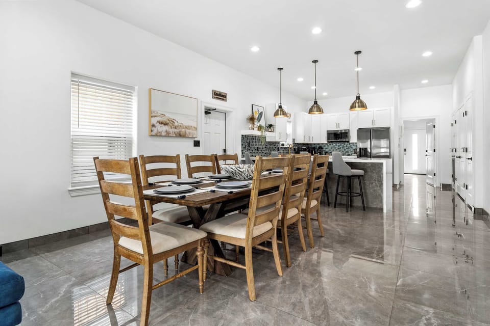 Large family dining area for 8 guests