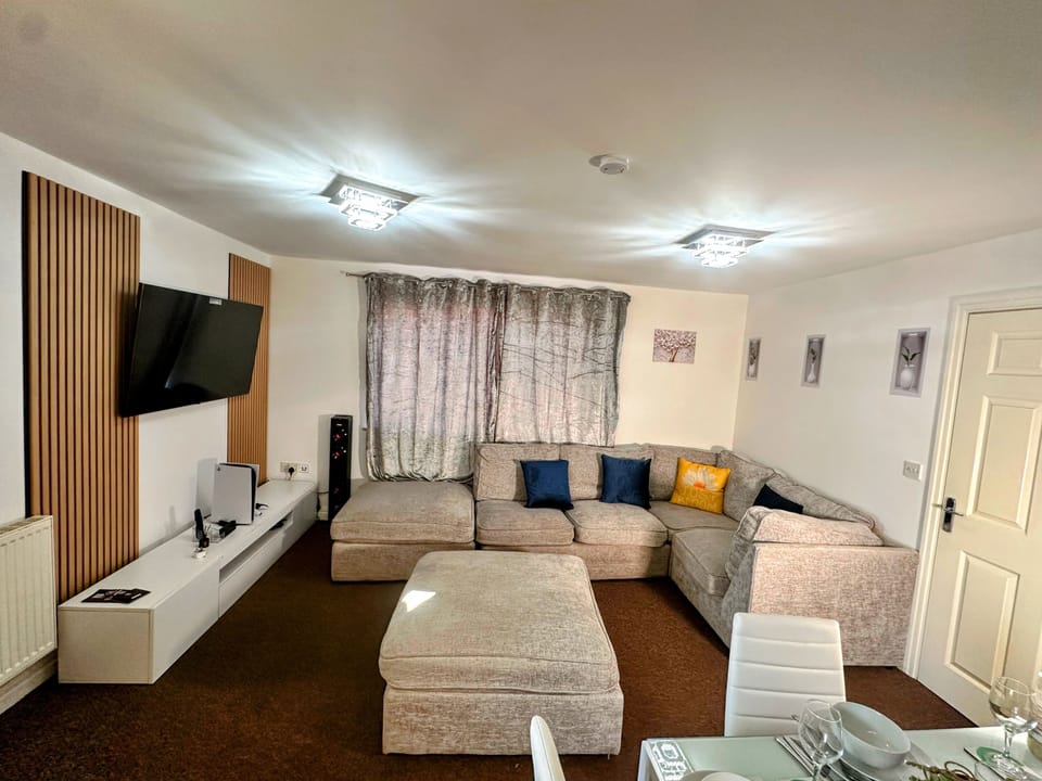 Living Room (2)