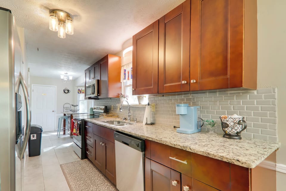 Kitchen | Cooking Basics | Keurig Coffee Maker | Microwave | Toaster