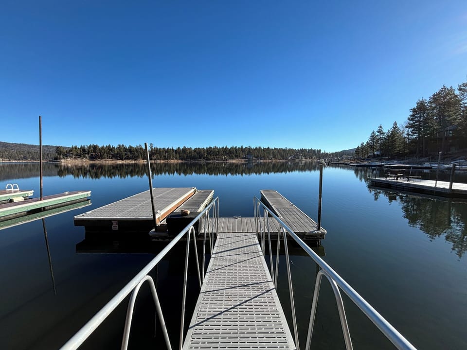 Private dock and platform for guests' exclusive use. Perfect for fishing