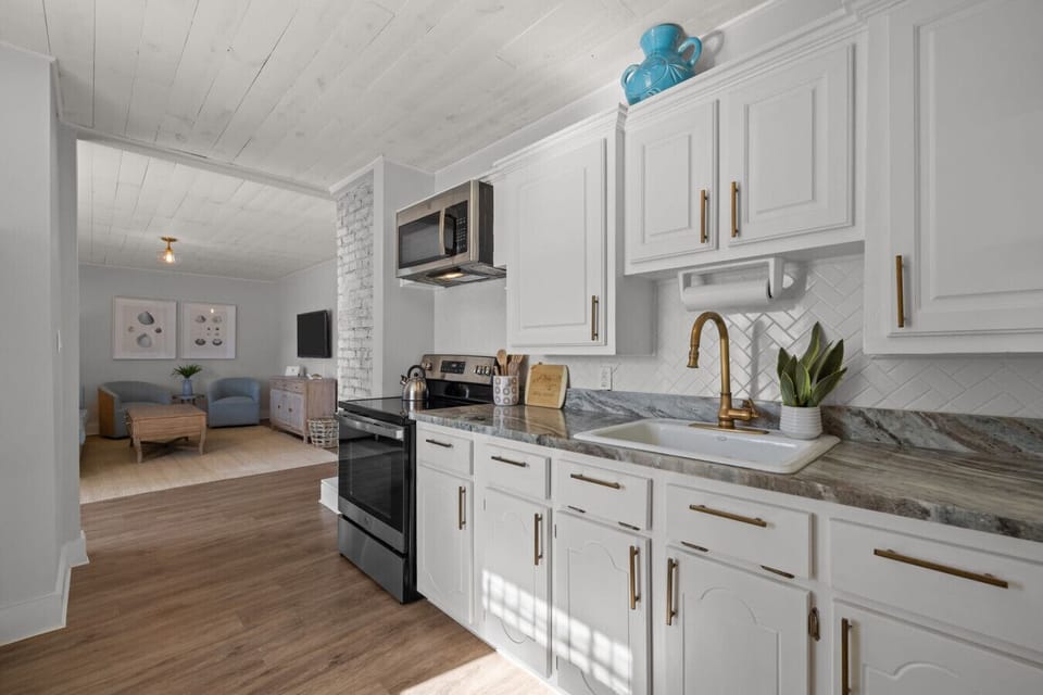 Fully equipped kitchen—prep fresh seafood dinners with ease!