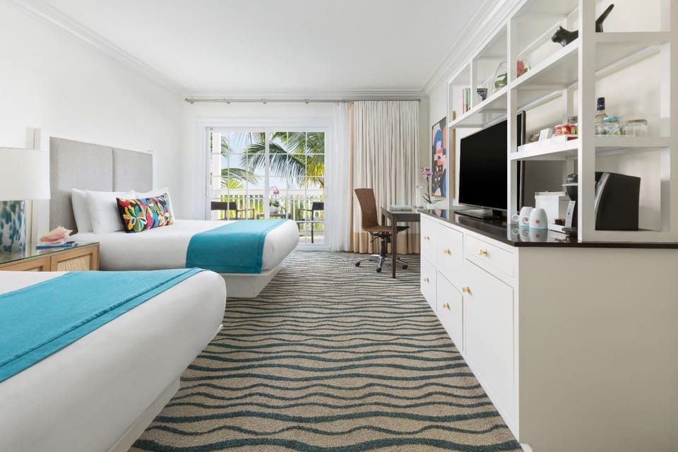 Gather with family and enjoy easy mornings by the balcony.