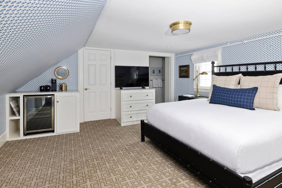 King size bed