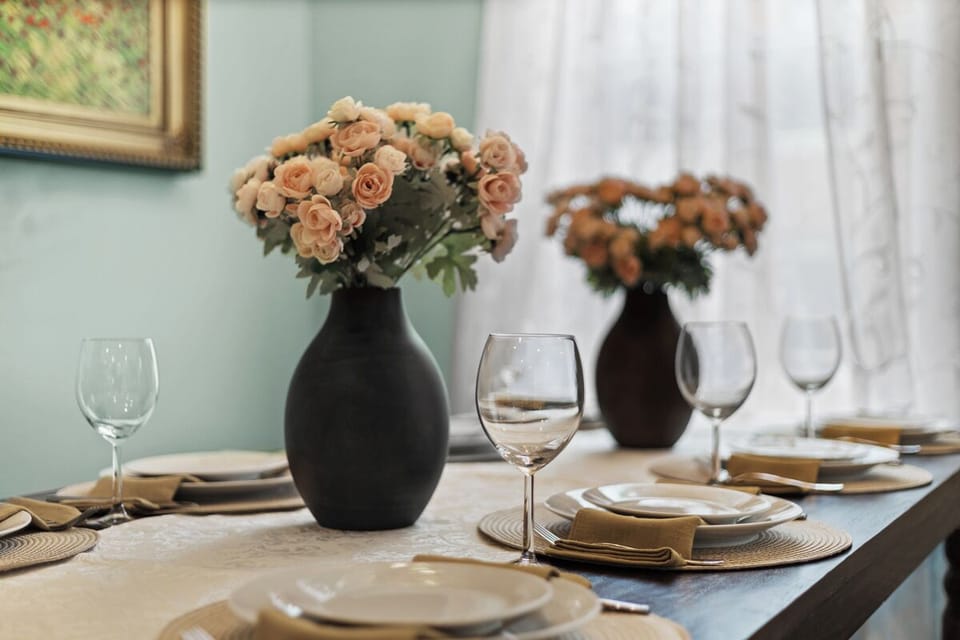 Tableware is provided so you and your family/friends can enjoy a sumptious meal at home.
