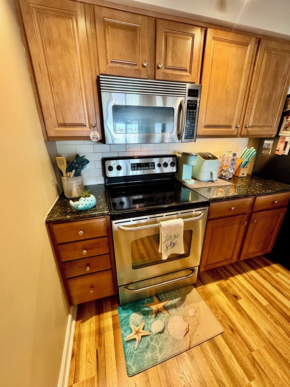 Fully stocked kitchen for whipping something up… Or dancing with friends!