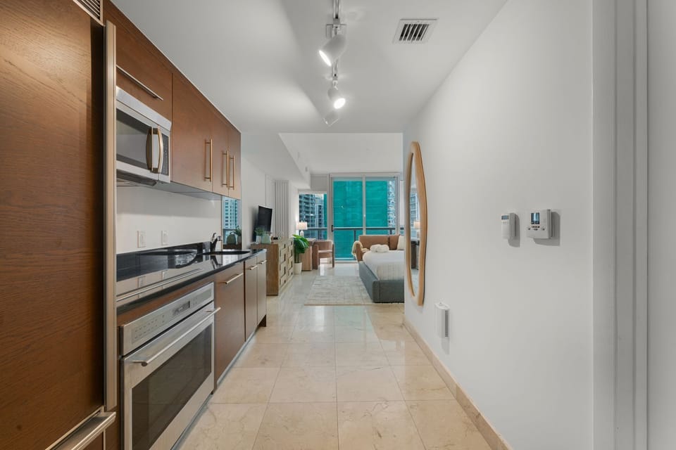 Spacious modern Kitchen!