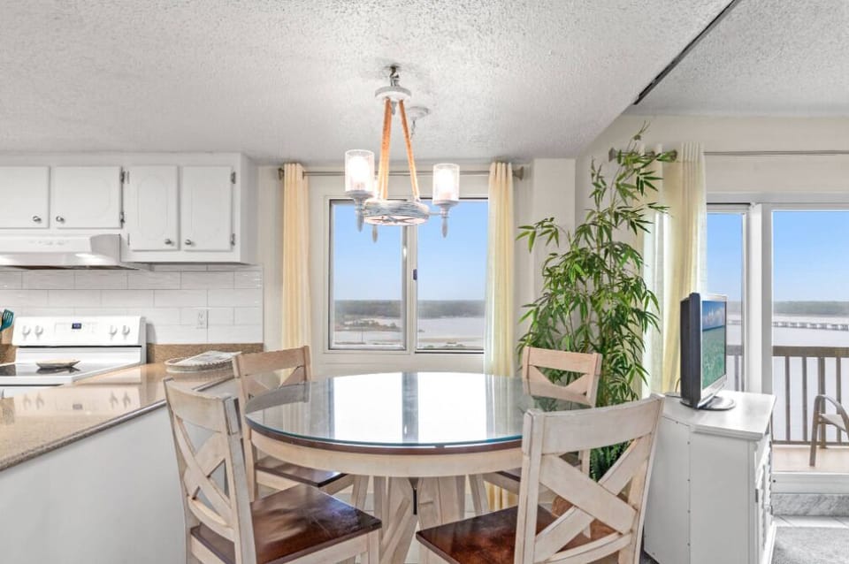 Dinner with a view! Enjoy your dinner while looking out over Lake Powell and the Inlet Bridge.