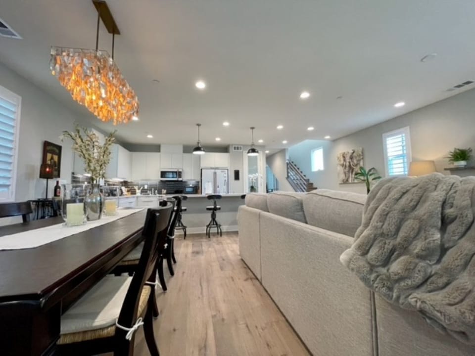 2nd Floor Dining area
