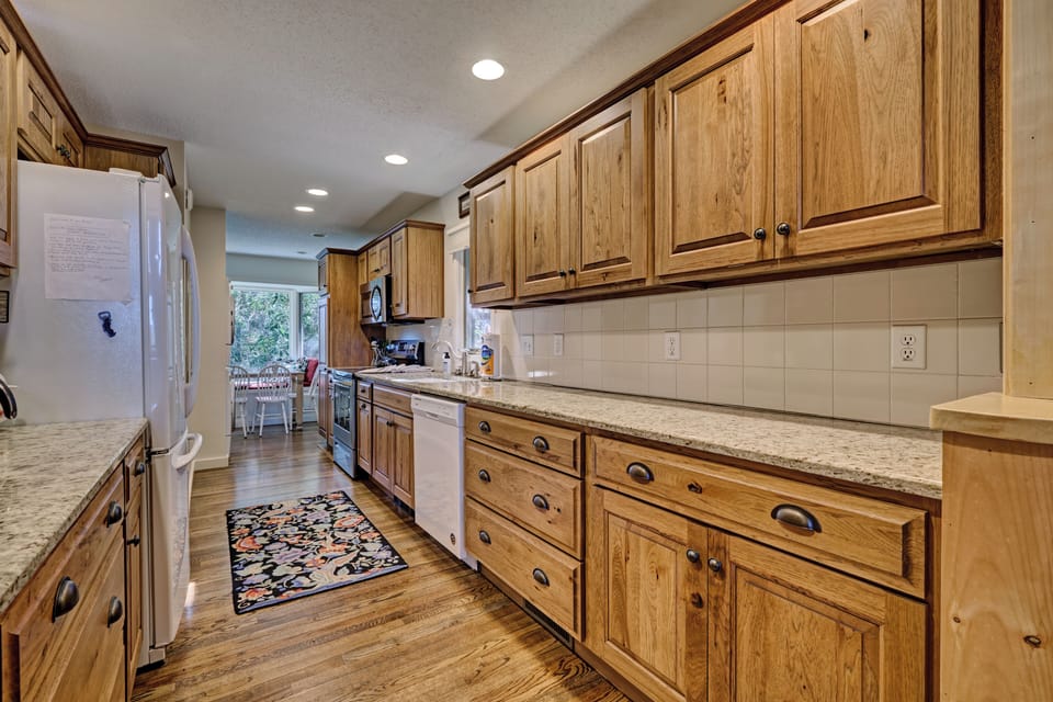 Kitchen - Main Level