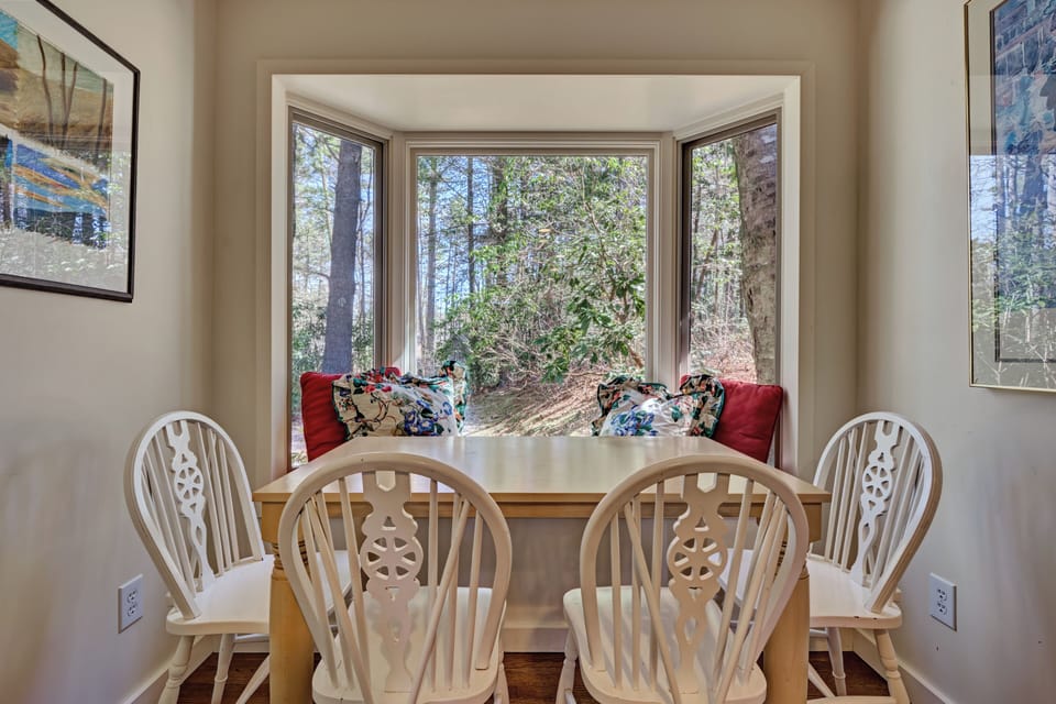 Breakfast Nook - Main Level