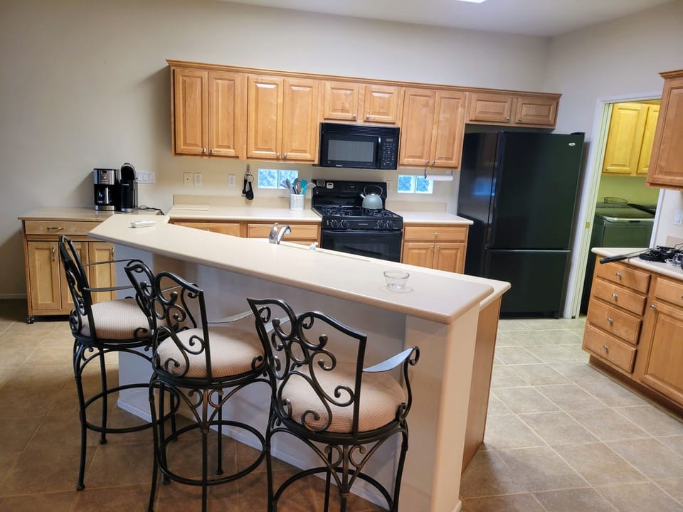 Eating bar overlooking kitchen