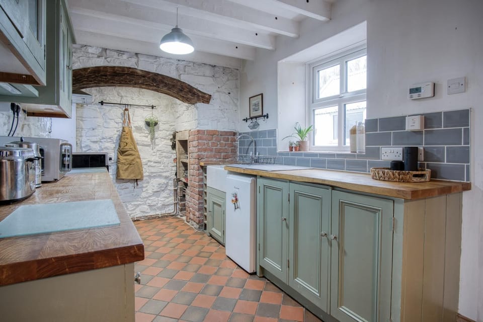 Woodcocks House - 3 Bedroom Holiday Home - Kilgetty (25071)