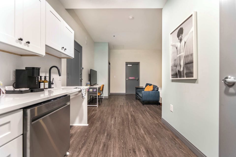 Room 2 - Hallway