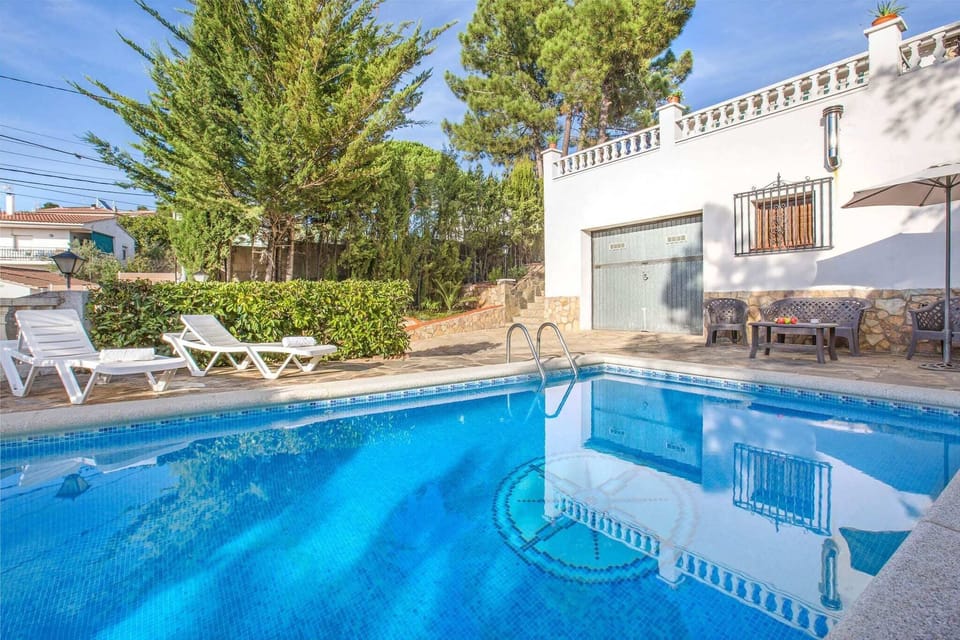 Holiday Home Swimming Pool