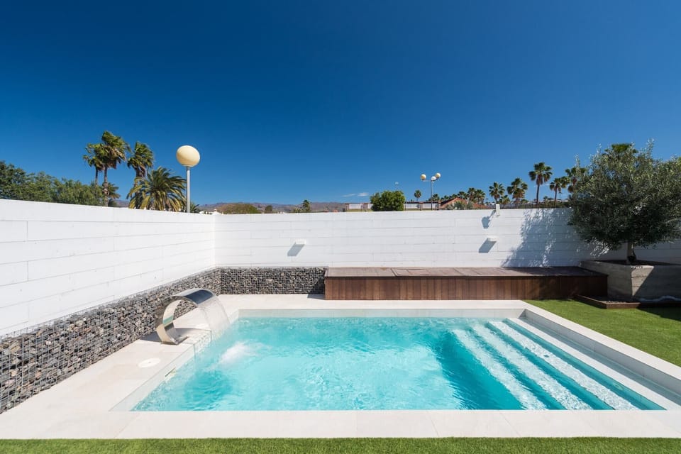 Holiday Home Swimming Pool