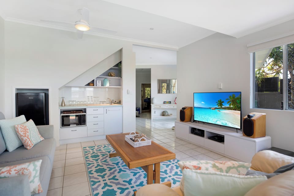 Downstairs lounge 