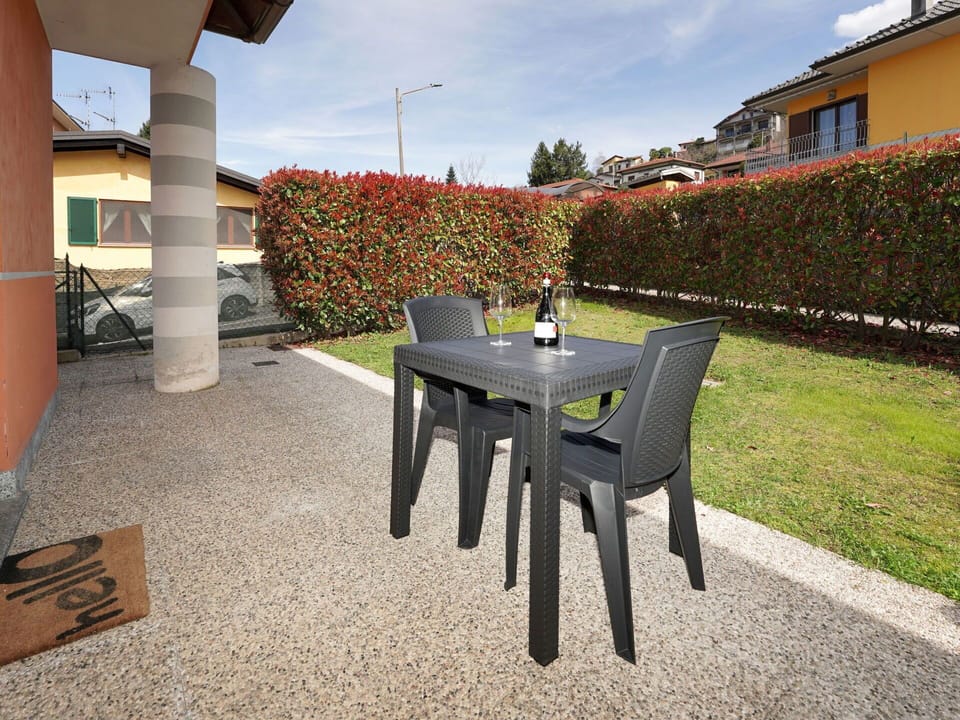 Furniture, Outdoor Furniture, Shade, Garden, Outdoor Table, Chair, Backyard, Yard, Courtyard, Landscaping