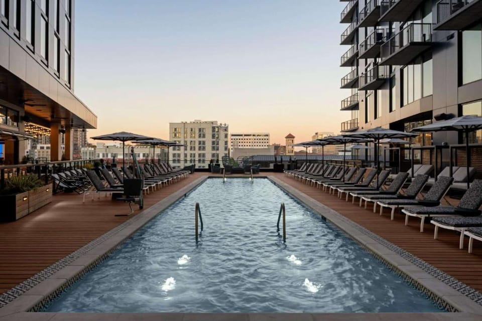 Hotel Fraye Nashville, Curio Collection by Hilton - Outdoor Pool