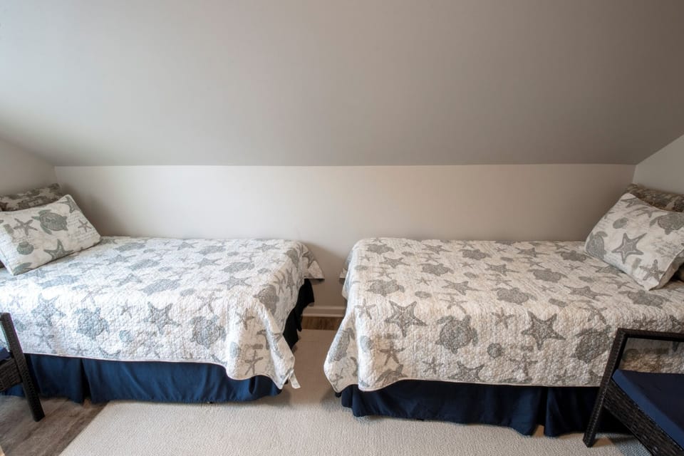 Third Level | Two Twin Room